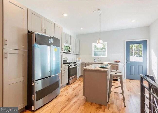 1332 S Chadwick St in Philadelphia, PA - Building Photo - Building Photo