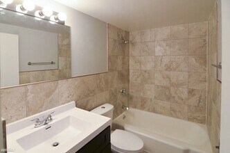 523 N Genesee St in Waukegan, IL - Building Photo - Building Photo