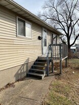 140 Harnett Ave in Wood River, IL - Building Photo