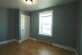 108 King St, Unit 302 in Sun Prairie, WI - Foto de edificio - Building Photo