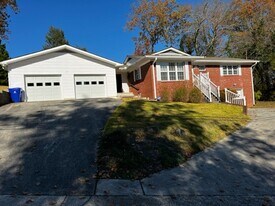 214 Louisiana Ave in Oak Ridge, TN - Building Photo