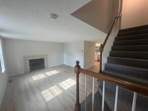 5 Cabernet Ct, Unit Apt 3 in Nashua, NH - Building Photo - Building Photo