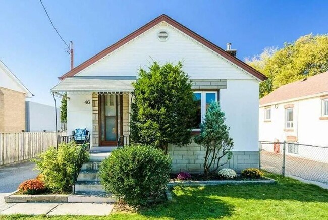 property at 46 Pitt Av