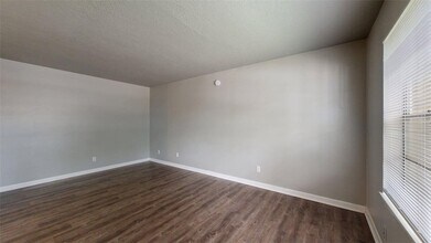 3800 E 29th St, Unit 6 in Bryan, TX - Building Photo - Building Photo