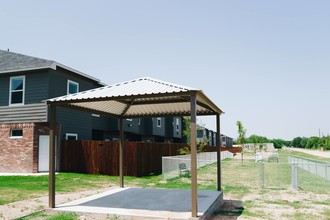 Indian Creek Townhomes in Brownwood, TX - Building Photo - Building Photo