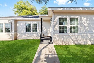 1810 Palma Plaza in Austin, TX - Building Photo - Building Photo