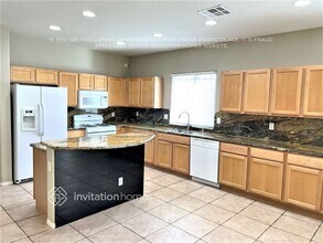 2687 Thornview St in Las Vegas, NV - Building Photo - Building Photo