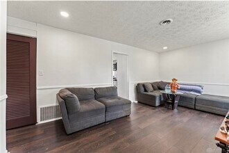 1630 Falke Dr in Dayton, OH - Building Photo - Building Photo