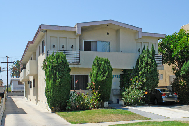 3735 Westwood Blvd in Los Angeles, CA - Foto de edificio - Building Photo