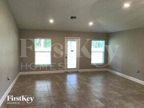 5261 Jessamine Ave in North Port, FL - Building Photo - Building Photo