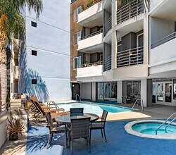 Archview Apartments in Sherman Oaks, CA - Building Photo - Building Photo