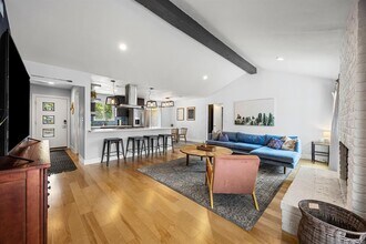 9601 Newfoundland Cir in Austin, TX - Building Photo - Building Photo