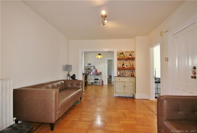 123 Pine St-Unit -1 in Greenwich, CT - Building Photo - Building Photo