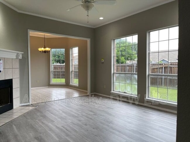 815 Valleybrooke Dr in Arlington, TX - Building Photo - Building Photo