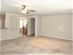 14223 W Jenan Dr in Surprise, AZ - Foto de edificio - Building Photo