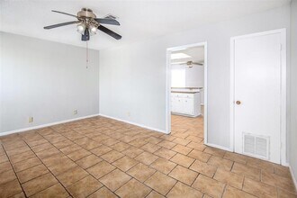 1817 Biovu Dr-Unit -1815 in Galveston, TX - Building Photo - Building Photo