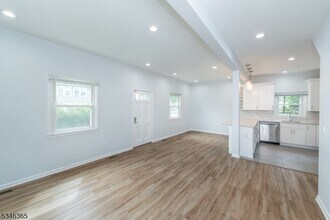 68 Orchard St in Summit, NJ - Building Photo - Building Photo