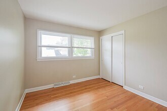 418 S Kennicott Ave in Arlington Heights, IL - Building Photo - Building Photo