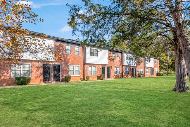 Country Club Apartments in Rock Hill, SC - Building Photo - Building Photo