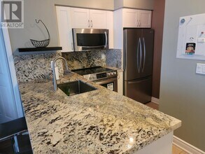 388-3388 Prince of Wales Dr in Mississauga, ON - Building Photo - Building Photo
