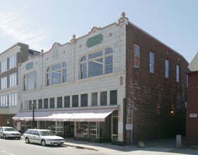 123 Bank St in New London, CT - Building Photo - Building Photo