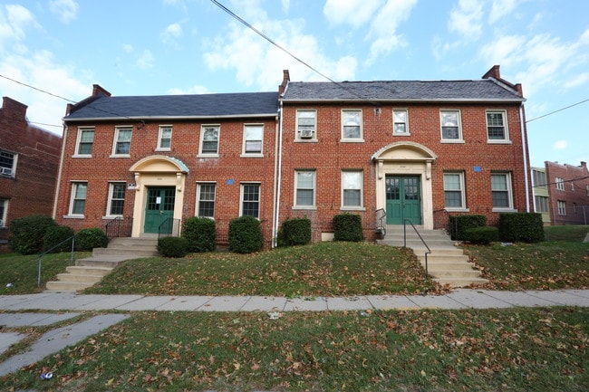 2732 Minnesota Ave SE in Washington, DC - Building Photo - Building Photo