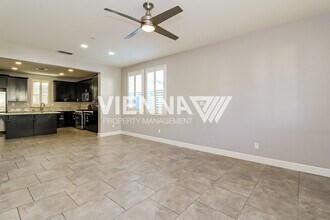 400 Dormarin Pl in Roseville, CA - Building Photo - Building Photo