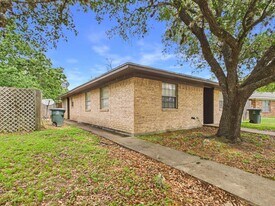 2208 Young Pl in Bryan, TX - Building Photo