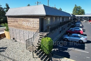 The Peaks in Redding, CA - Building Photo