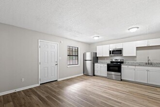 104 Cone St in St. Marys, GA - Building Photo - Building Photo