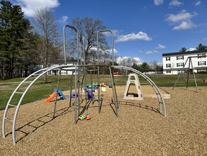 Woodland Commons in Boscawen, NH - Foto de edificio - Building Photo