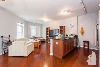 1407 S Halsted St-Unit -2B in Chicago, IL - Foto de edificio - Building Photo
