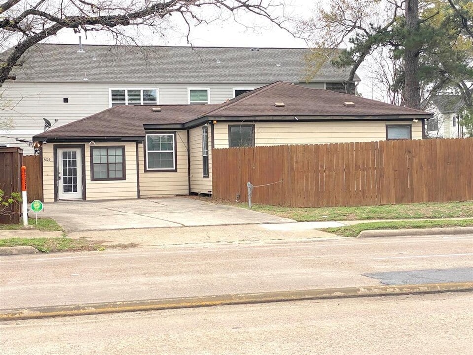 7826 Janak Dr Photo