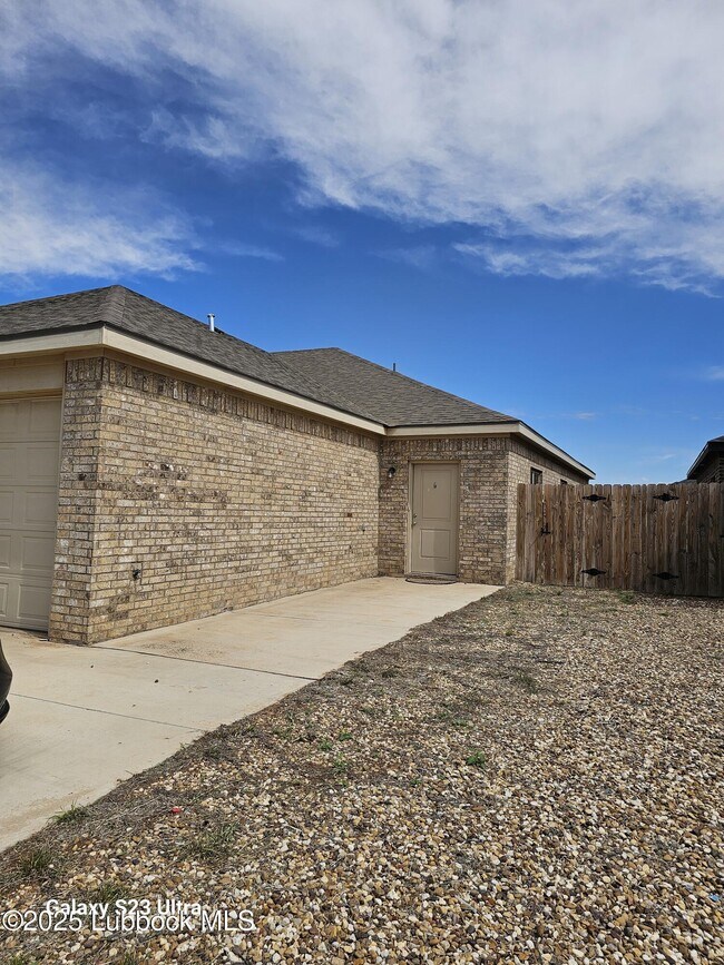 property at 5524 Itasca St