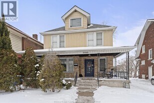 3060 Sandwich St. in Windsor, ON - Building Photo