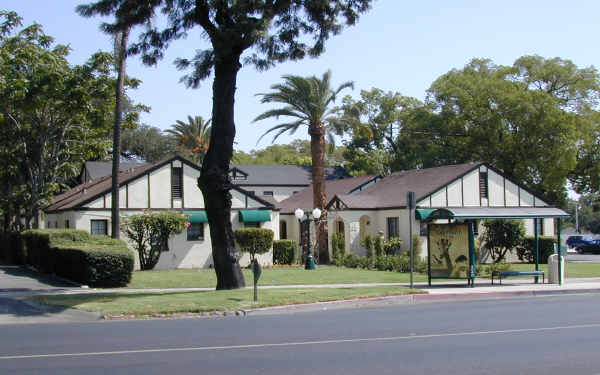 702 N Euclid Ave in Ontario, CA - Building Photo