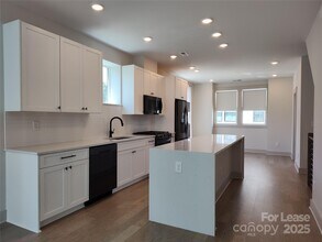 1037 Wesley Terrace Ave in Charlotte, NC - Building Photo - Building Photo