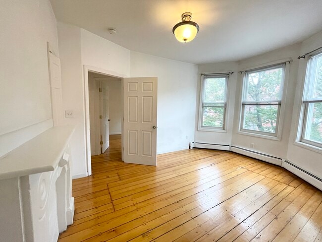 52 Delle Ave, Unit 2