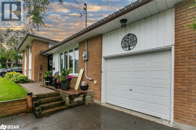 20 Ottaway Ave in Barrie, ON - Building Photo - Building Photo