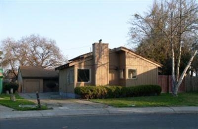 6242-6246 Porterfield Ct in Stockton, CA - Building Photo