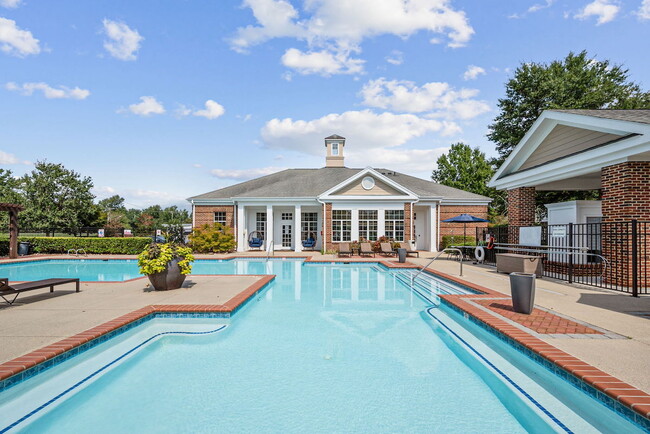 Centerville Manor Apartments in Virginia Beach, VA - Building Photo - Building Photo