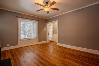 913 Alter Rd in Detroit, MI - Building Photo - Building Photo