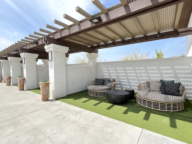16782 Tulip Tree St in Fontana, CA - Building Photo - Building Photo