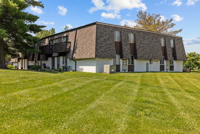 Spencer Creek Apartments in St. Peters, MO - Building Photo - Building Photo