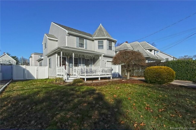 38 Thompson St in Milford, CT - Building Photo - Building Photo