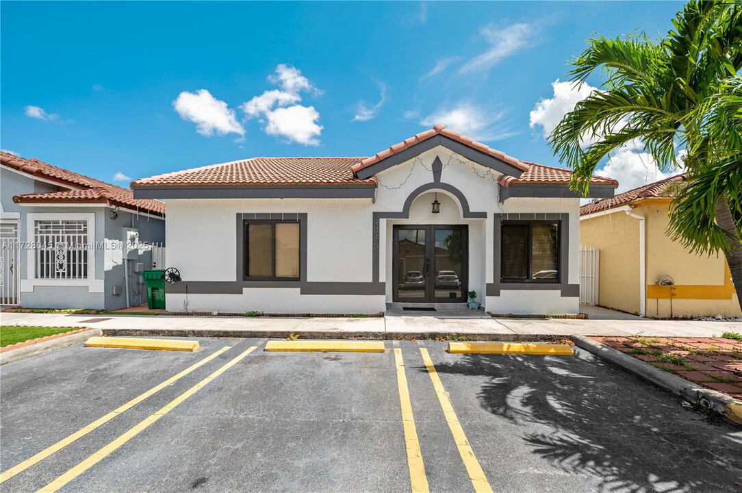 9046 NW 121st Terrace in Hialeah Gardens, FL - Building Photo