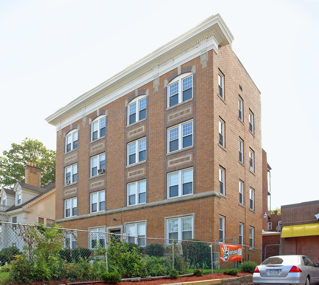 467 Farmington Ave in Hartford, CT - Building Photo - Building Photo