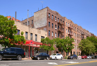 1517 White Plains Rd in Bronx, NY - Foto de edificio - Building Photo