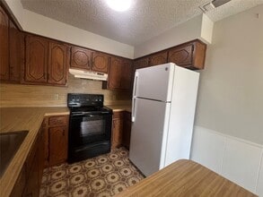 2301 N Woods St in Sherman, TX - Building Photo - Building Photo