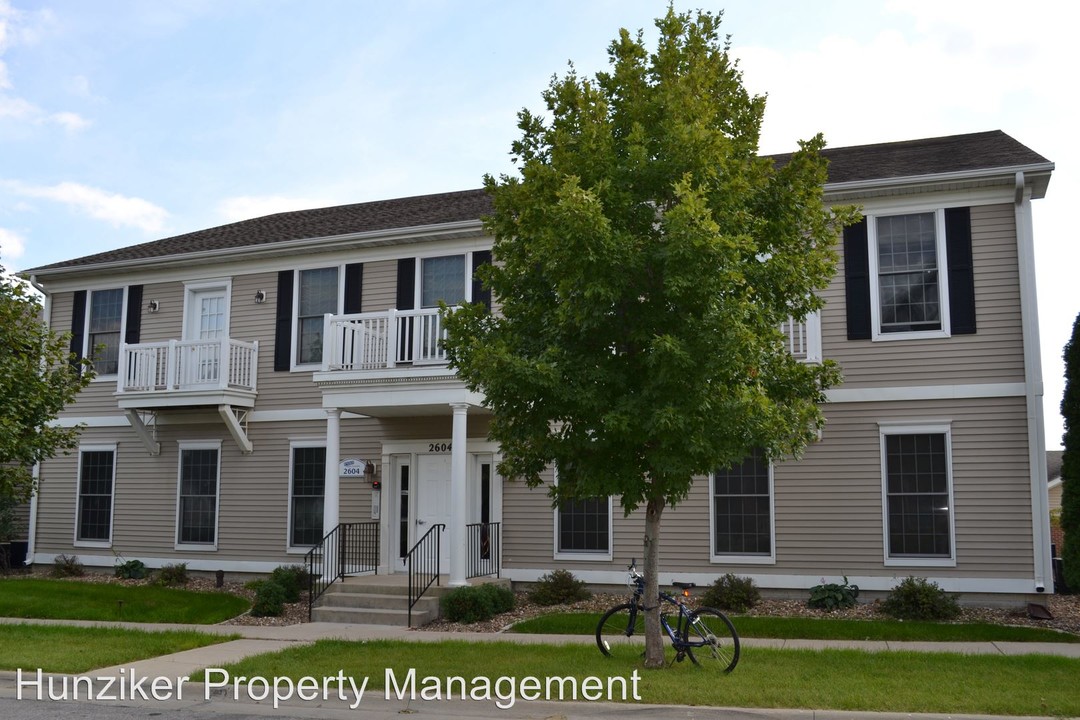 2604 Aspen Rd in Ames, IA - Foto de edificio